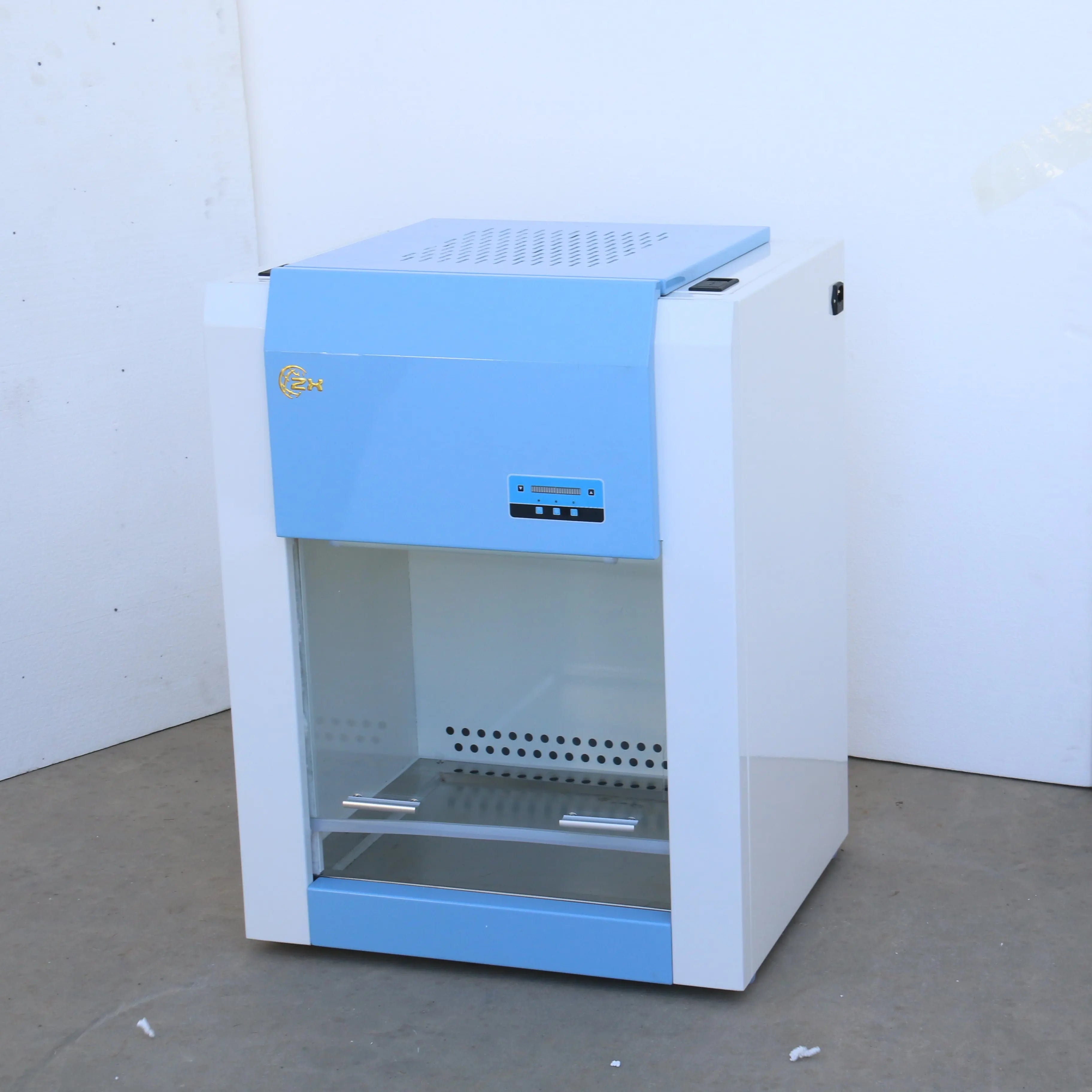 Laboratory Good Price Desktop Clean Bench Laminar Flow Cabinet Medical, For The Pharmaceutical Industry For Biological Hazards