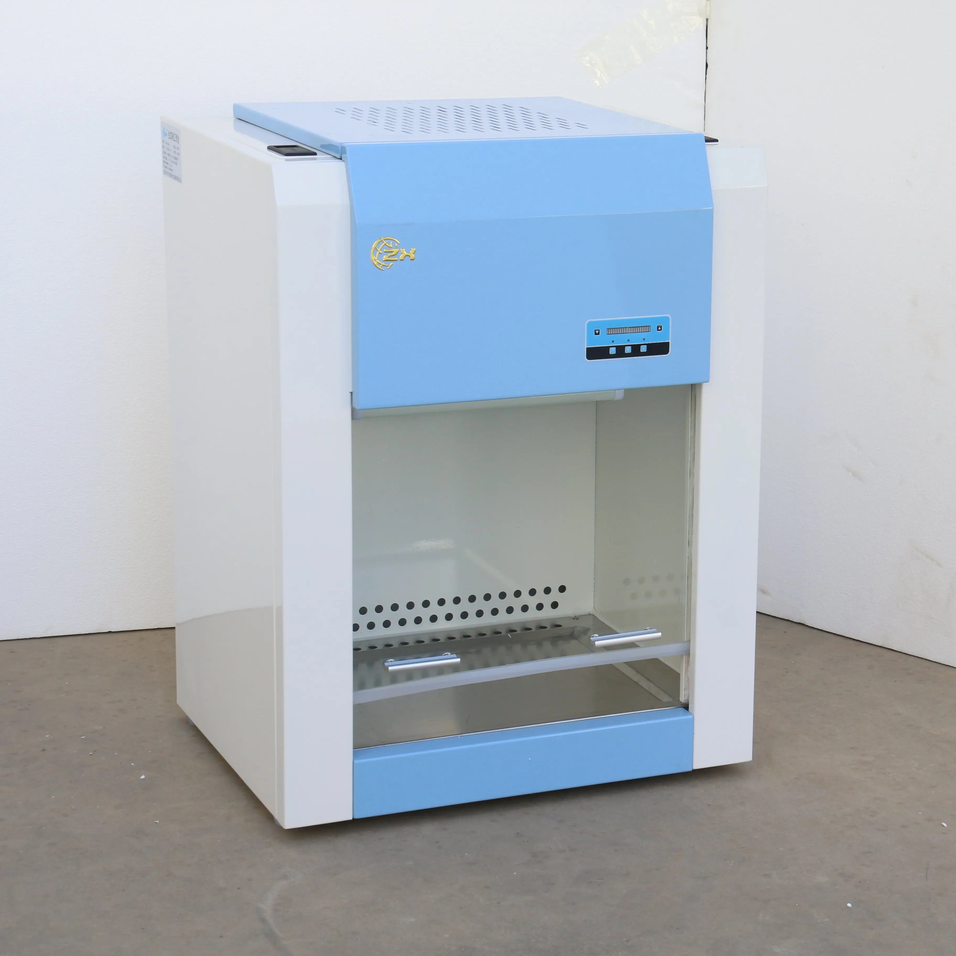 Laboratory Good Price Desktop Clean Bench Laminar Flow Cabinet Medical, For The Pharmaceutical Industry For Biological Hazards