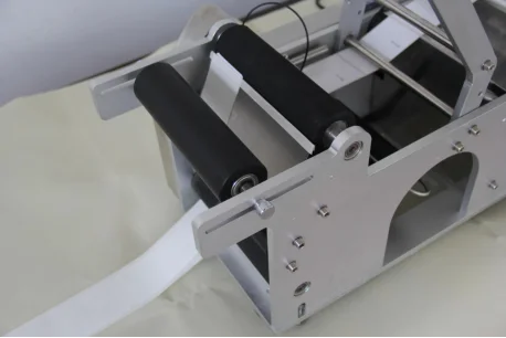 LT-50 Semi-Automatic Bottle Labeling Machine Adjustable Conveyor For Cartons Metal Glass Paper Wood PLC - Image 4